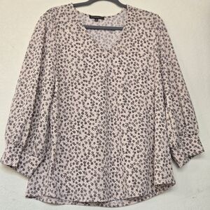 Adrianna Papell Elegant Blouse with Delicate Flowers.Size XL